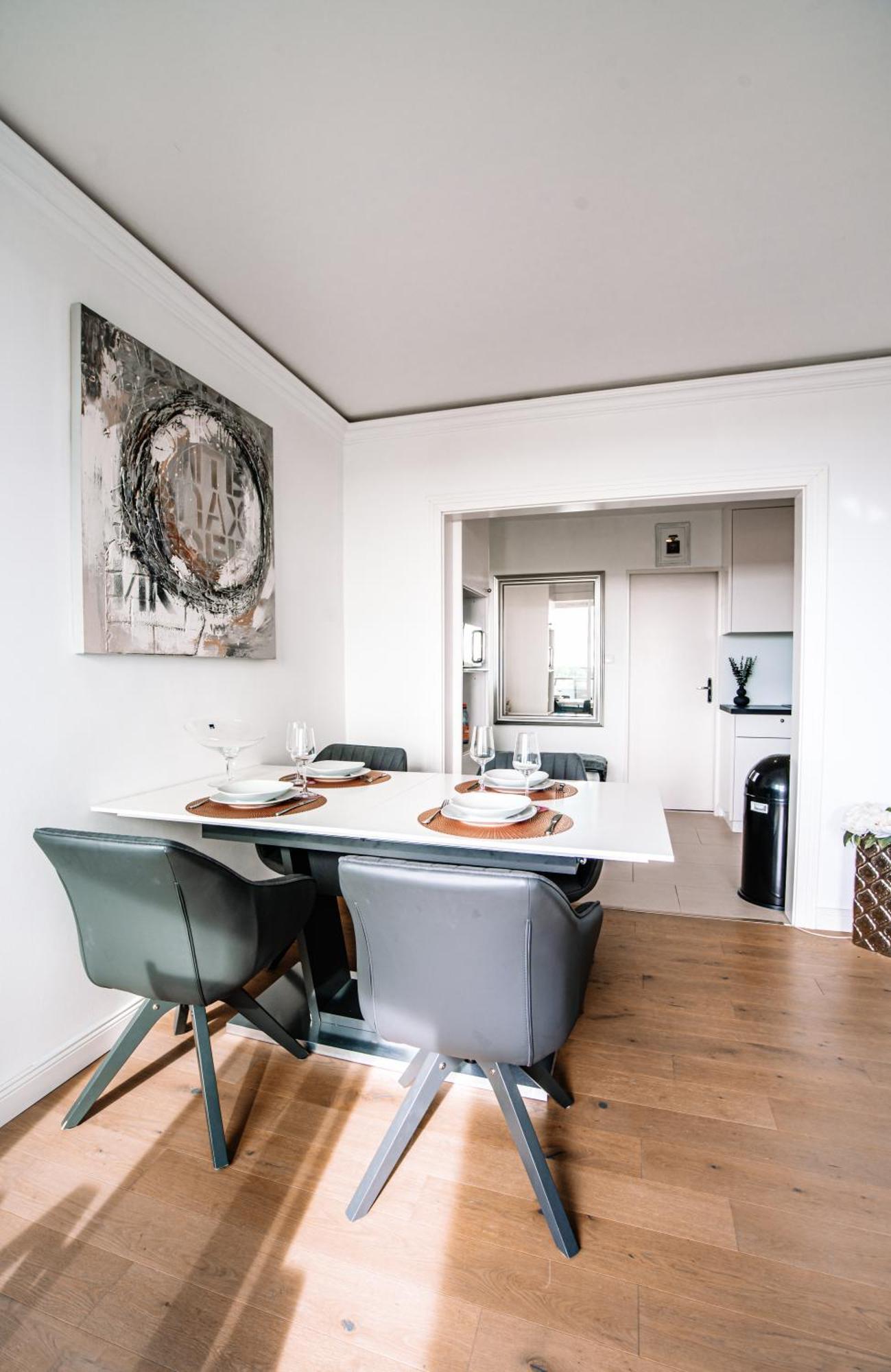 Apartment Am Neuen Teich -Balkon- 4 Personen -Waschmaschine Wolfsburg Bagian luar foto