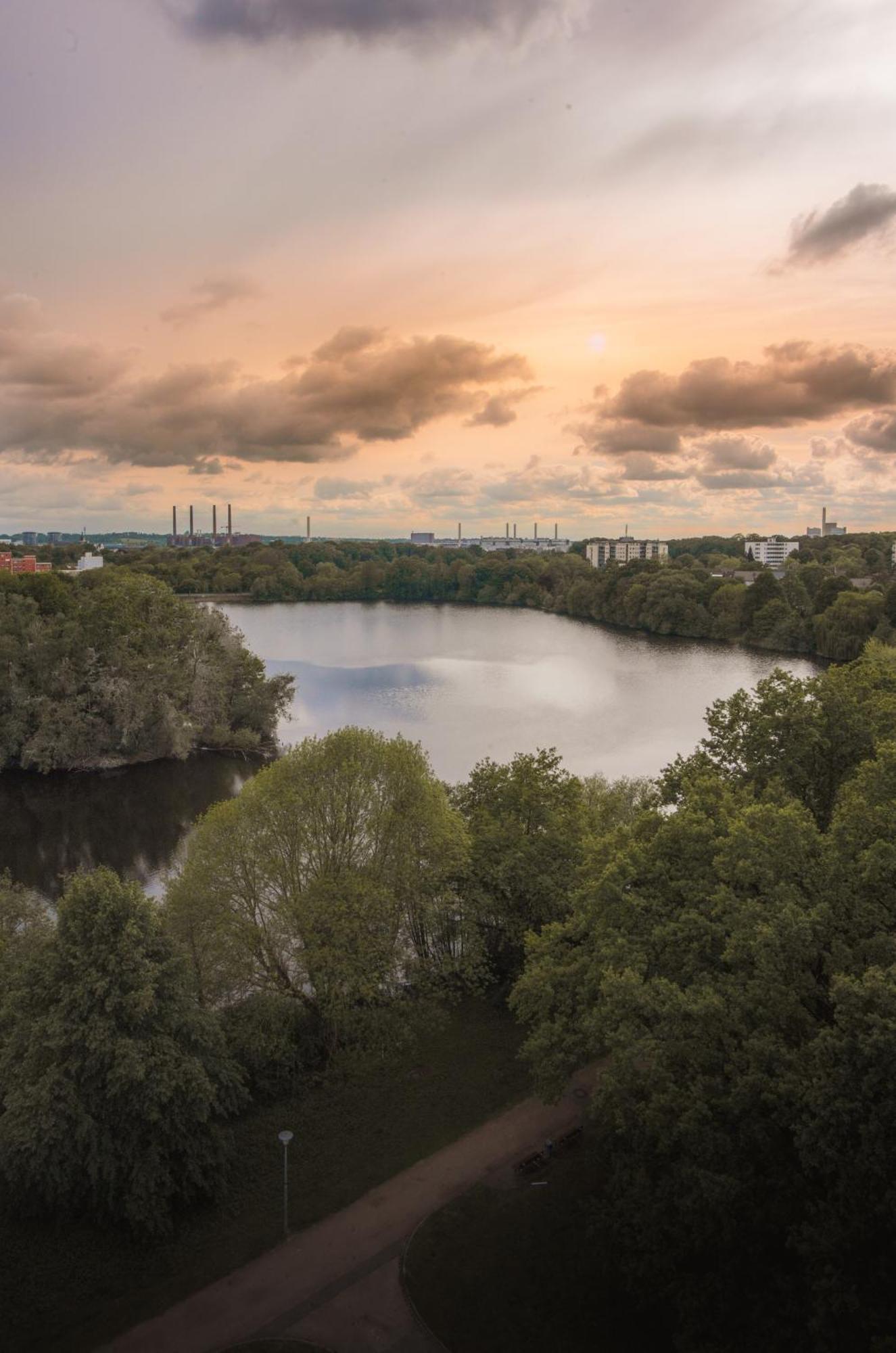 Apartment Am Neuen Teich -Balkon- 4 Personen -Waschmaschine Wolfsburg Bagian luar foto